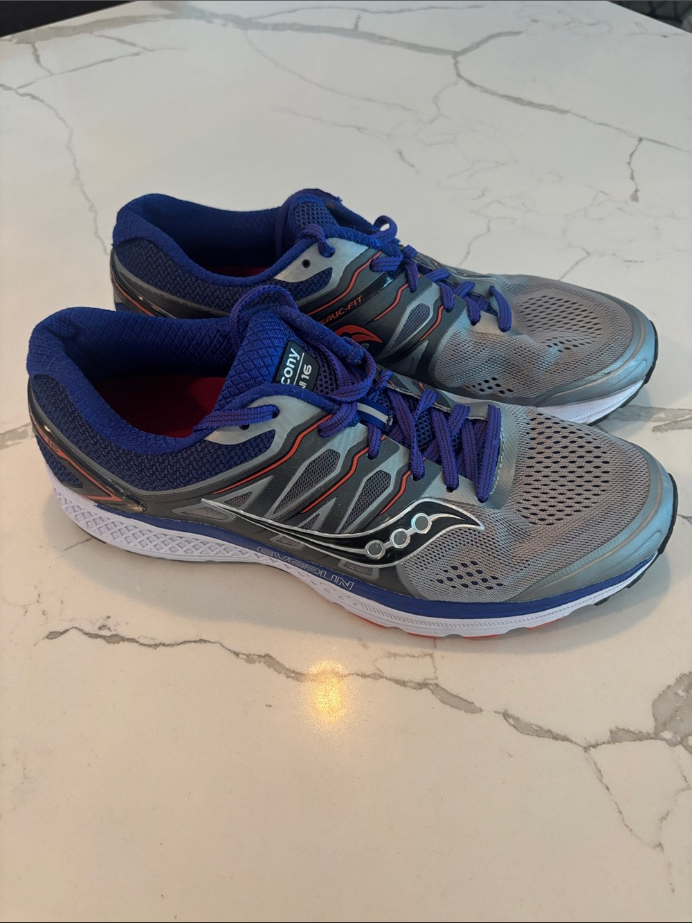 Saucony Omni 16 Running Sneakers - Mens